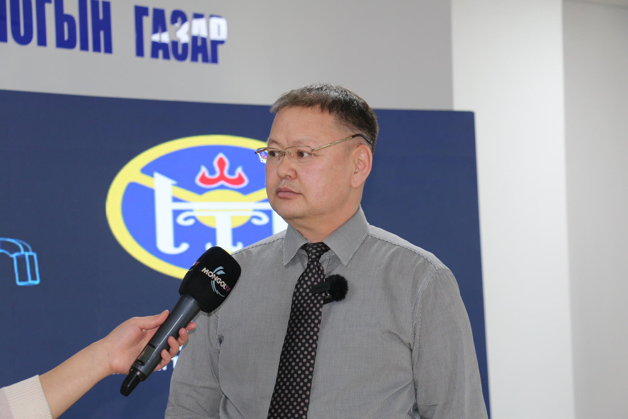 ᠰᠠᠷ᠎ᠠ ᠰᠢᠨ᠎ᠡ ᠶ᠋ᠢᠨ ᠡᠳᠦᠷ ᠤᠳ ᠲᠦ ᠙᠔᠗ ᠠᠦ᠋ᠲ᠋ᠣᠪᠦ᠋ᠰ ᠢᠷᢉᠡᠳ ᠲᠦ ᠦᠢᠯᠡᠴᠢᠯᠡᠨ᠎ᠡ